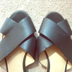 Lucky Brand Silla Leather Cross Strap Sandal